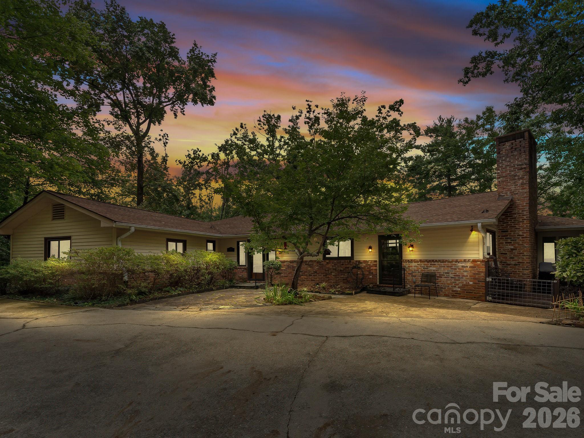 12 E Park Drive — photo
