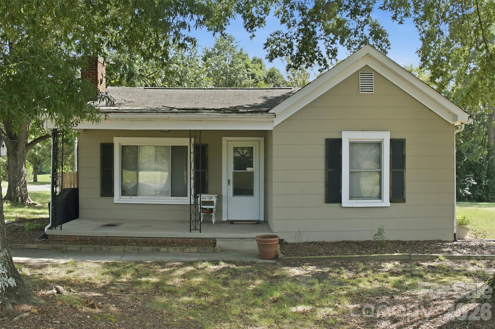 665 Fisher Street — photo