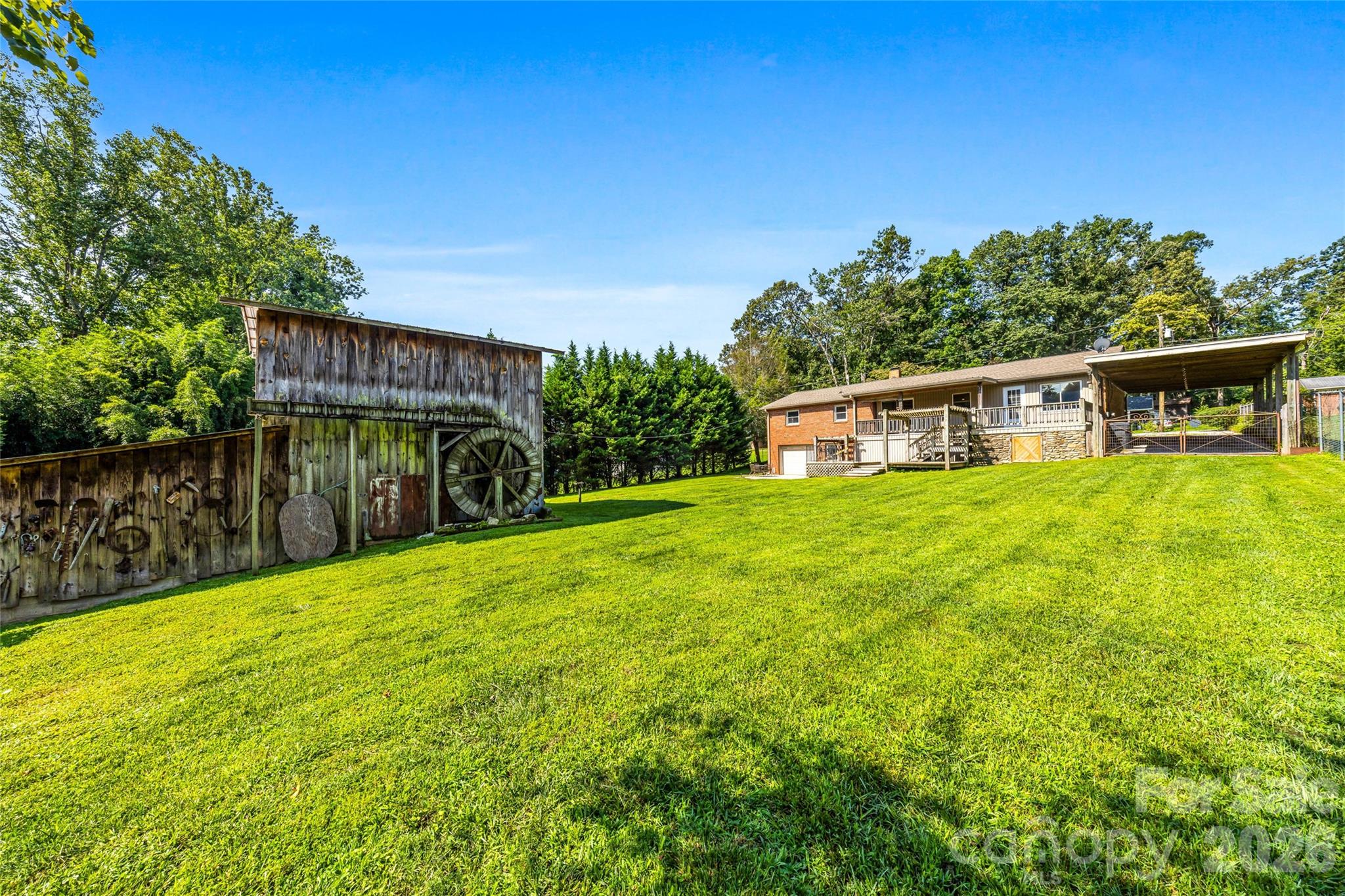 708 Loop Road, Hendersonville, NC 28792 — photo 2