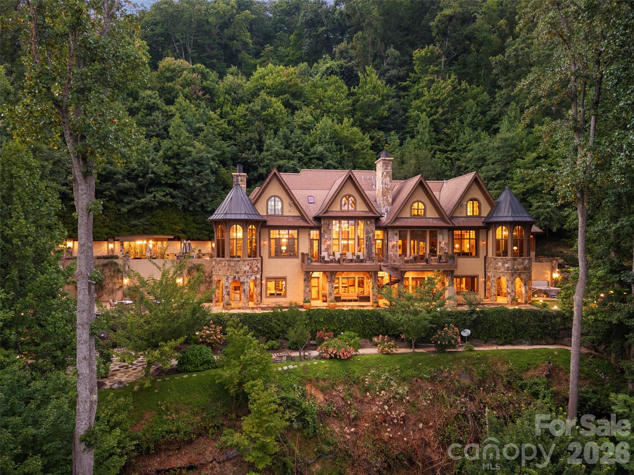 994 Clovertop Lane — photo