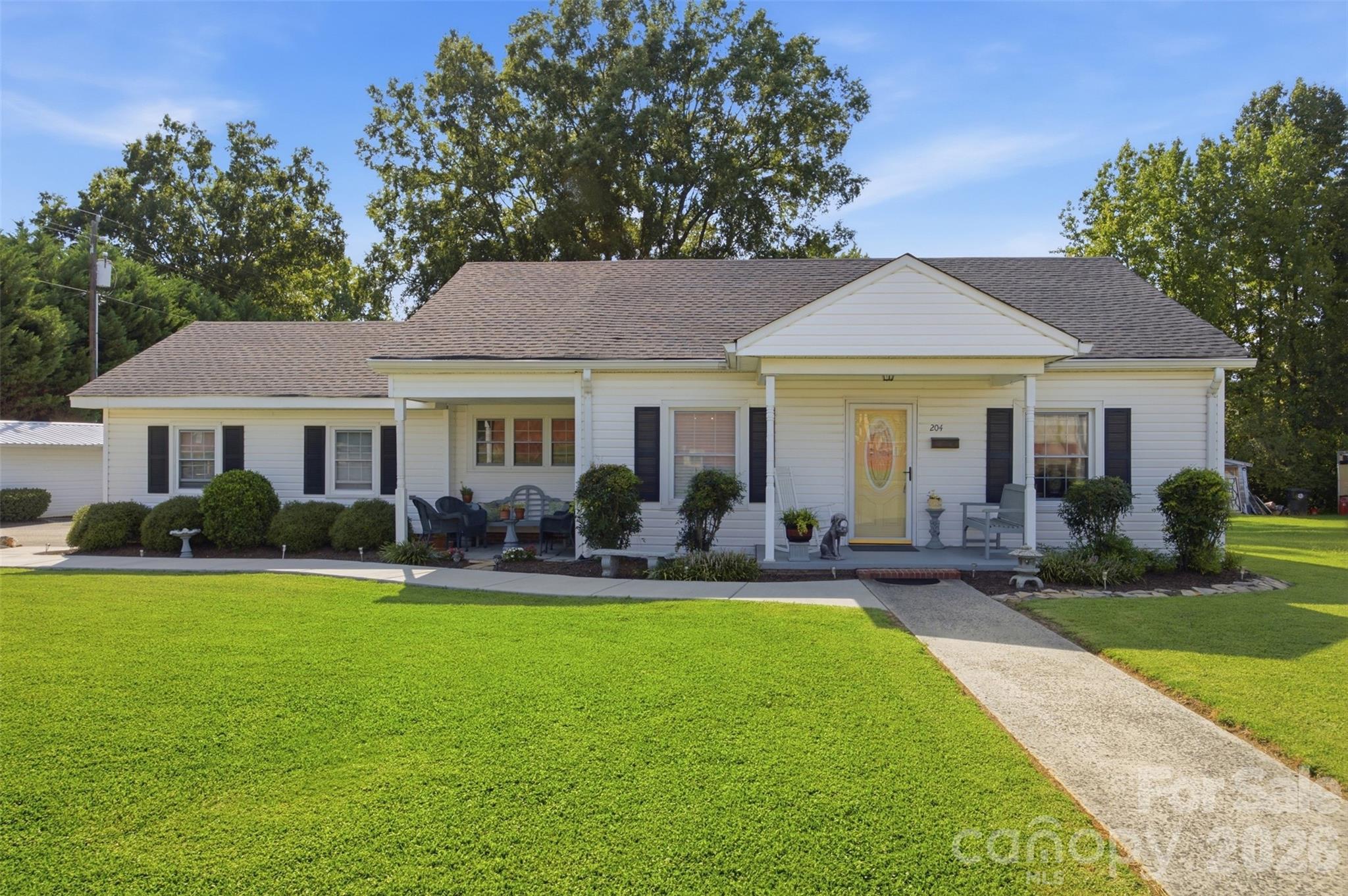 204 Memorial Drive — photo
