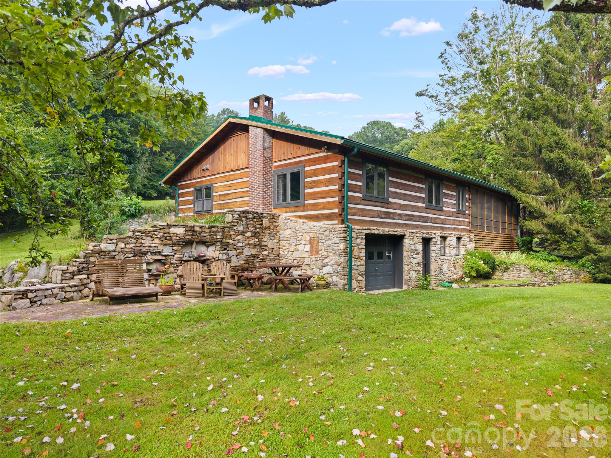 1061 Indian Trail Road — photo