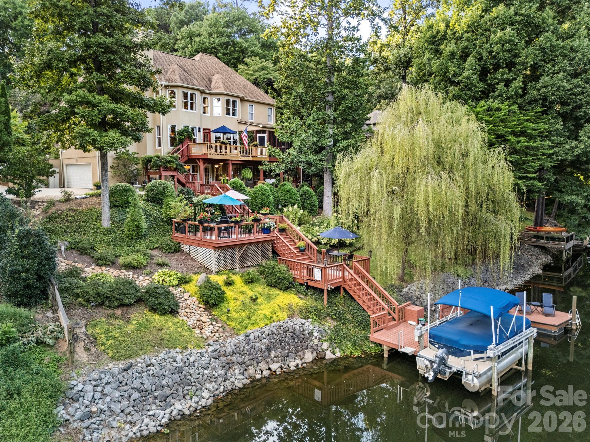 135 Ridgetop Road — photo