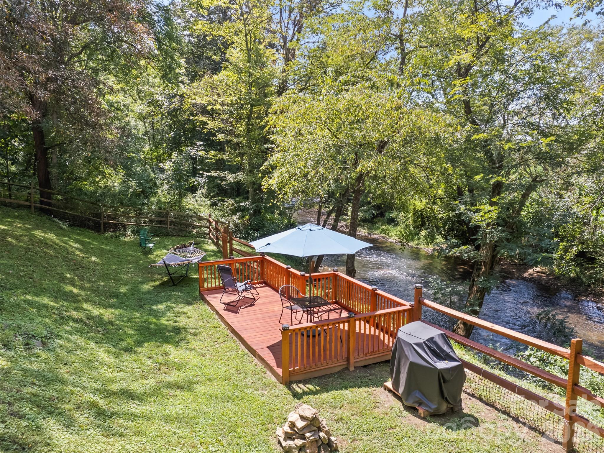 404 Loop Road, Clyde, NC 28721