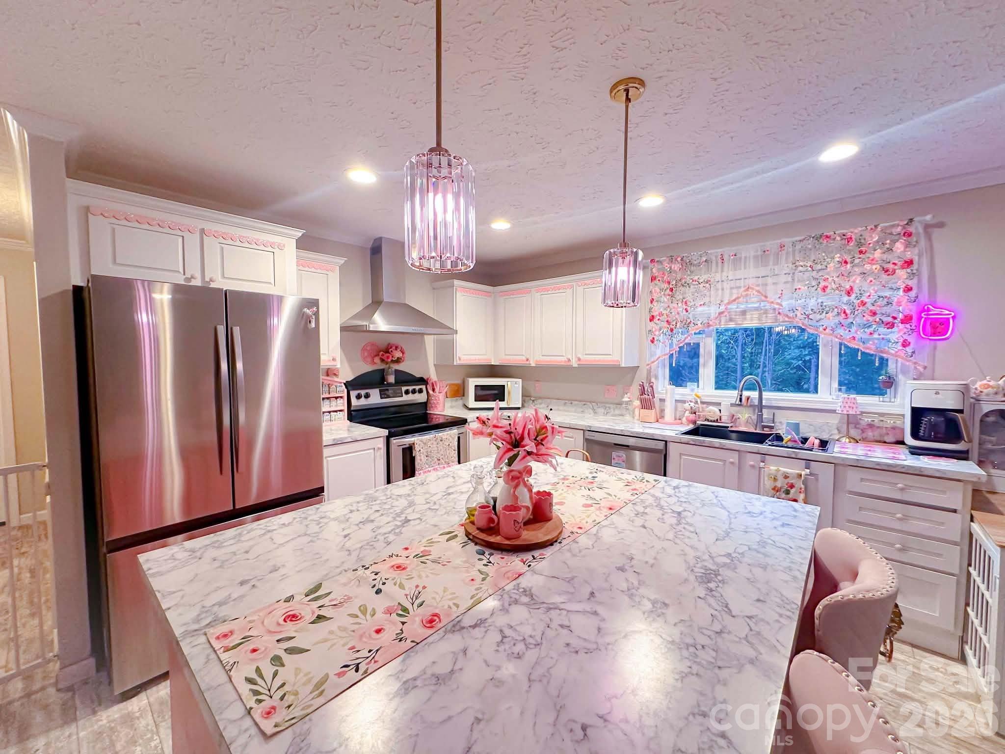 77 Raccoon Ridge, Marion, NC 28752 — photo 2