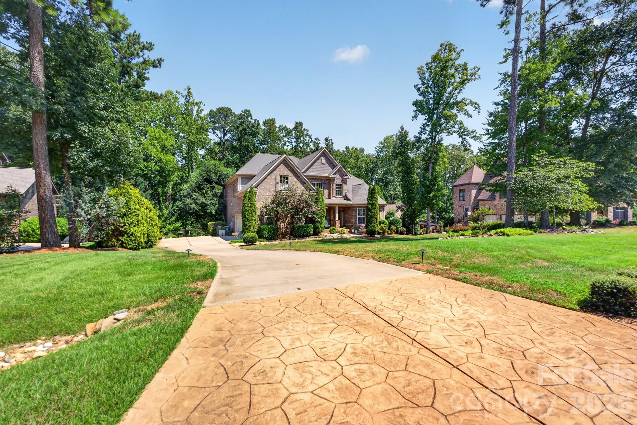 725 Fawns Glen Place — photo