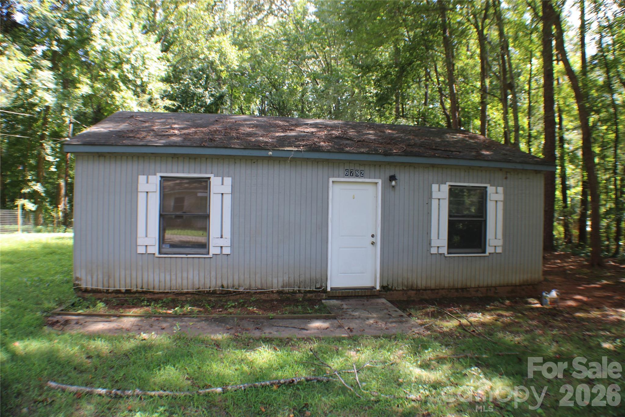 6782 Glover Lane — photo