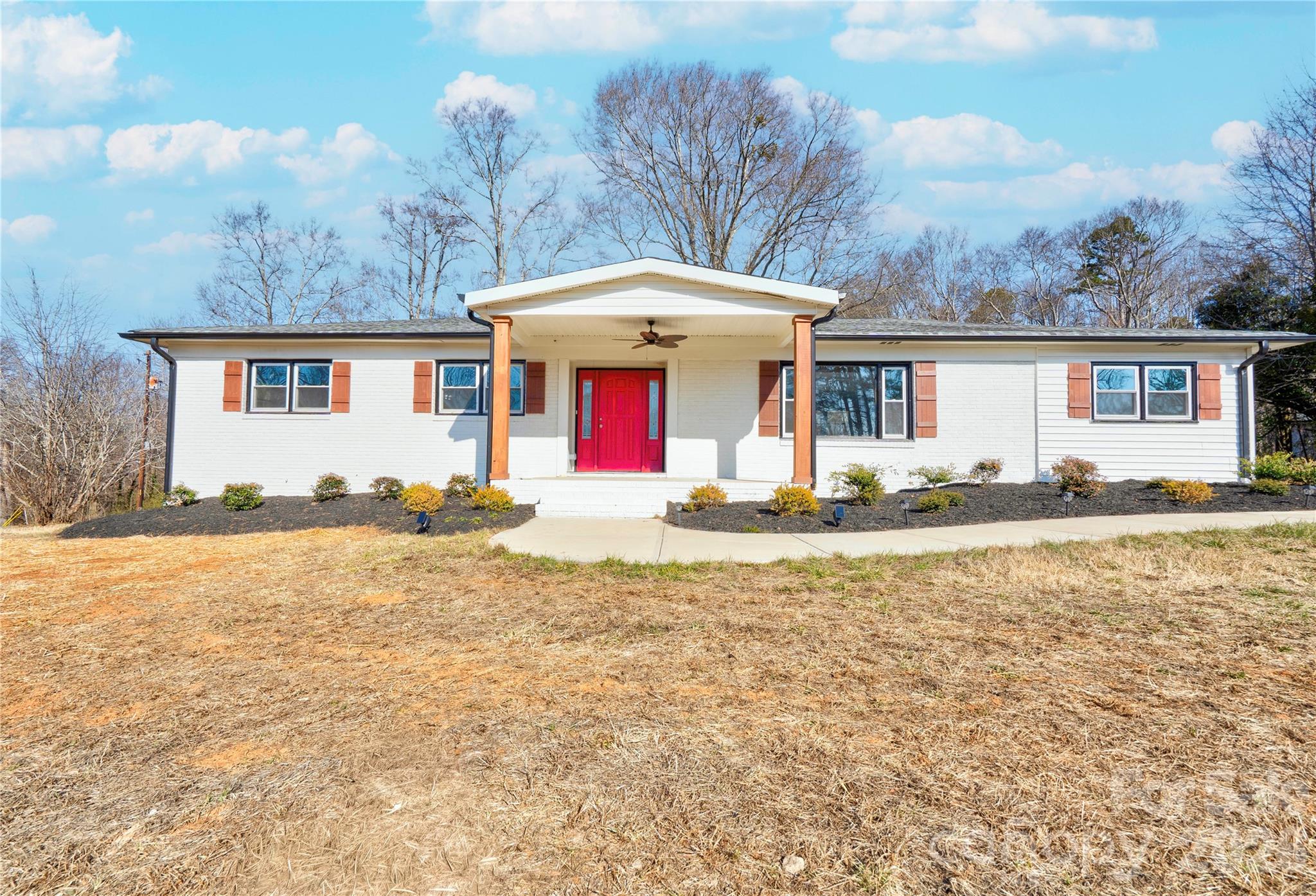 226 Hardin Circle — photo