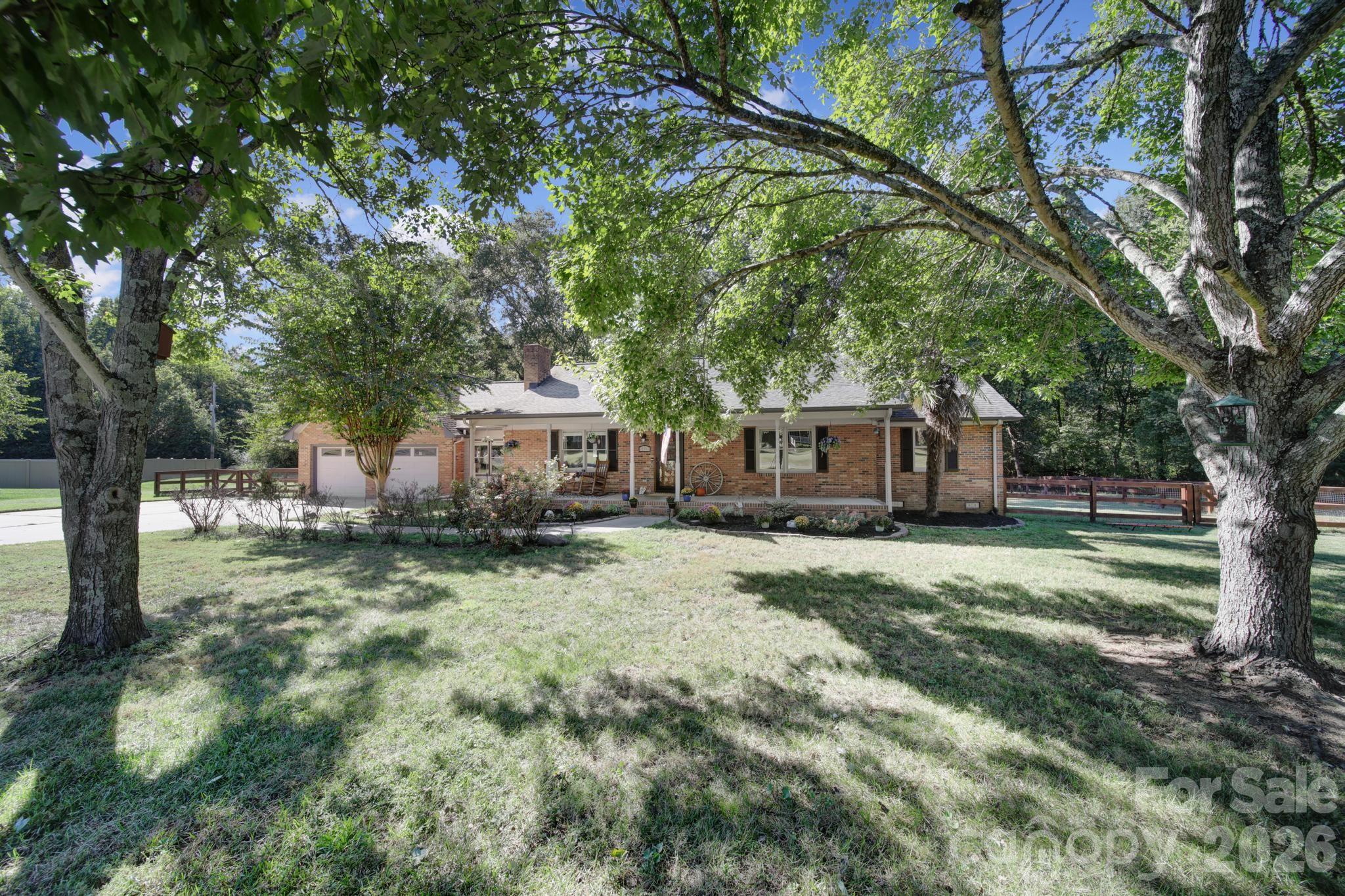 2412 Nancy Lane — photo