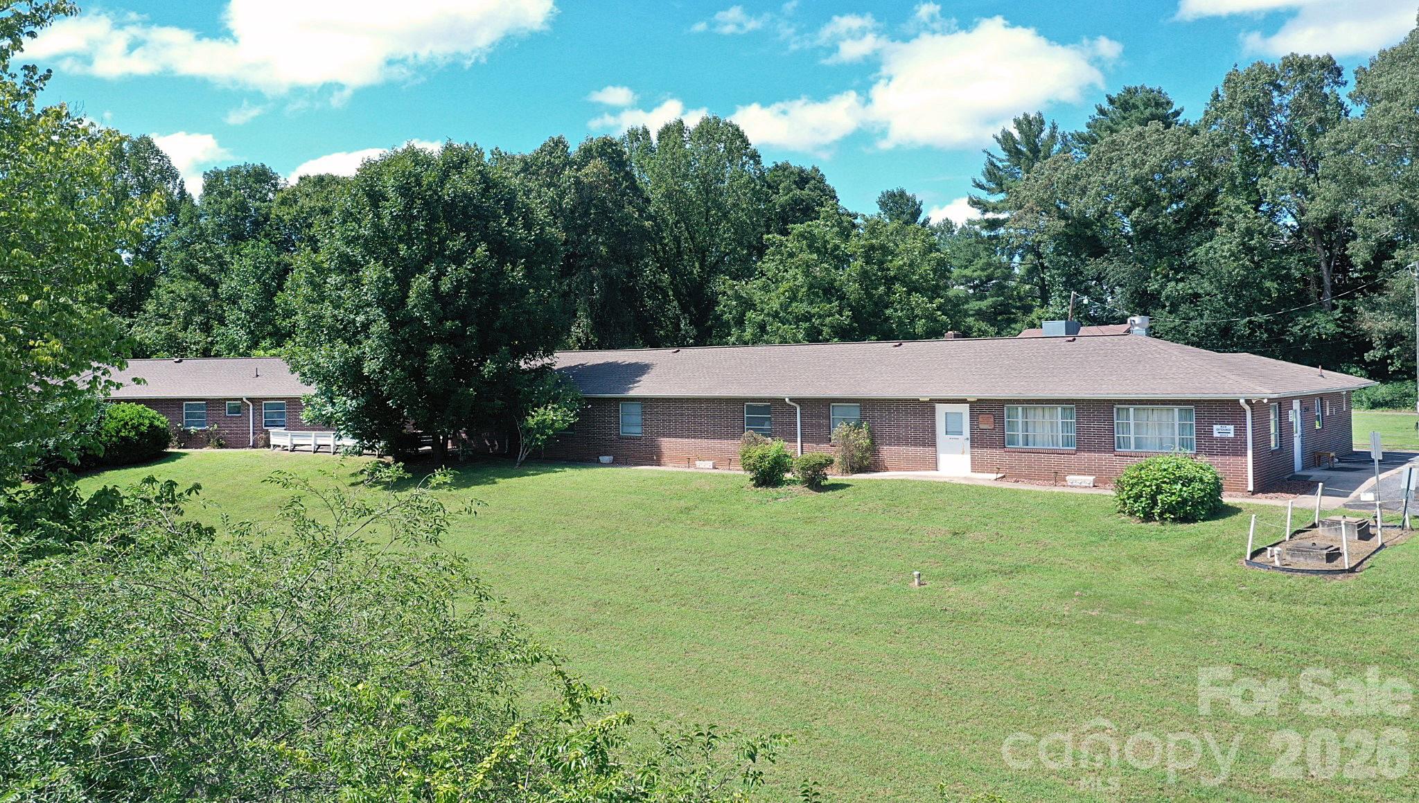 2544 Grandview Circle SW — photo
