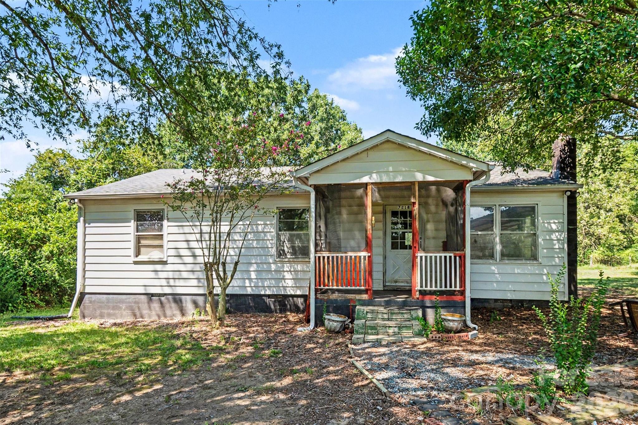 7218 Wolf Pond Road — photo