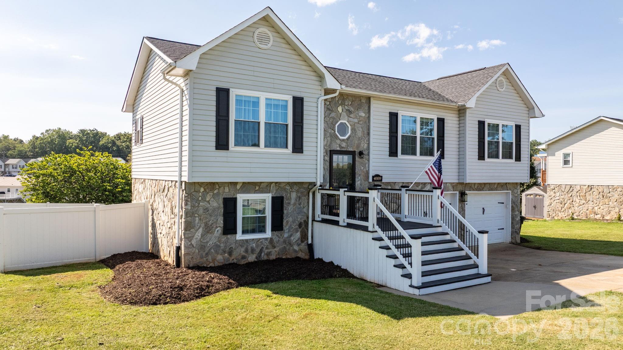 4889 Carpenter Road — photo