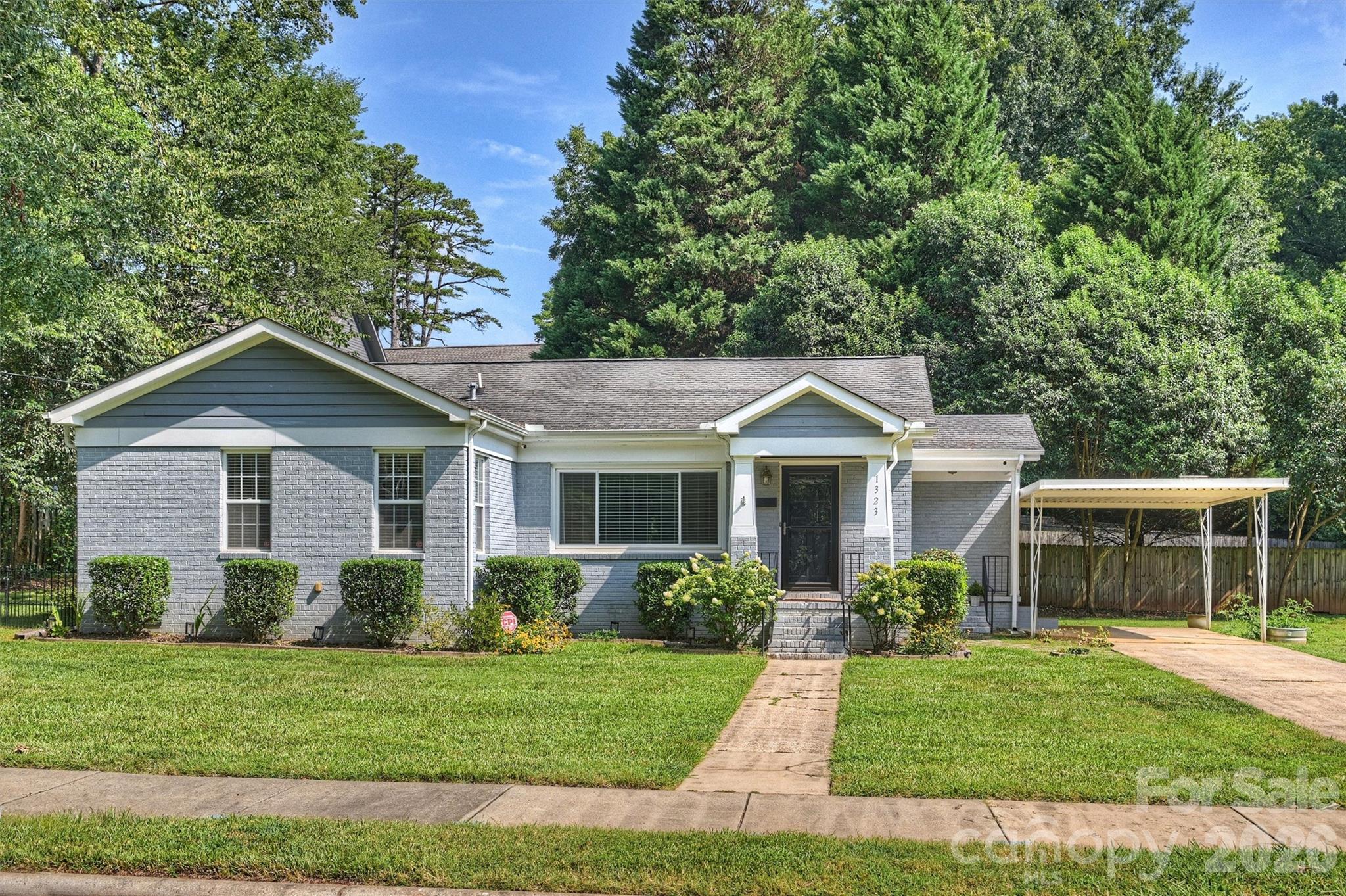 1323 Carolyn Drive — photo