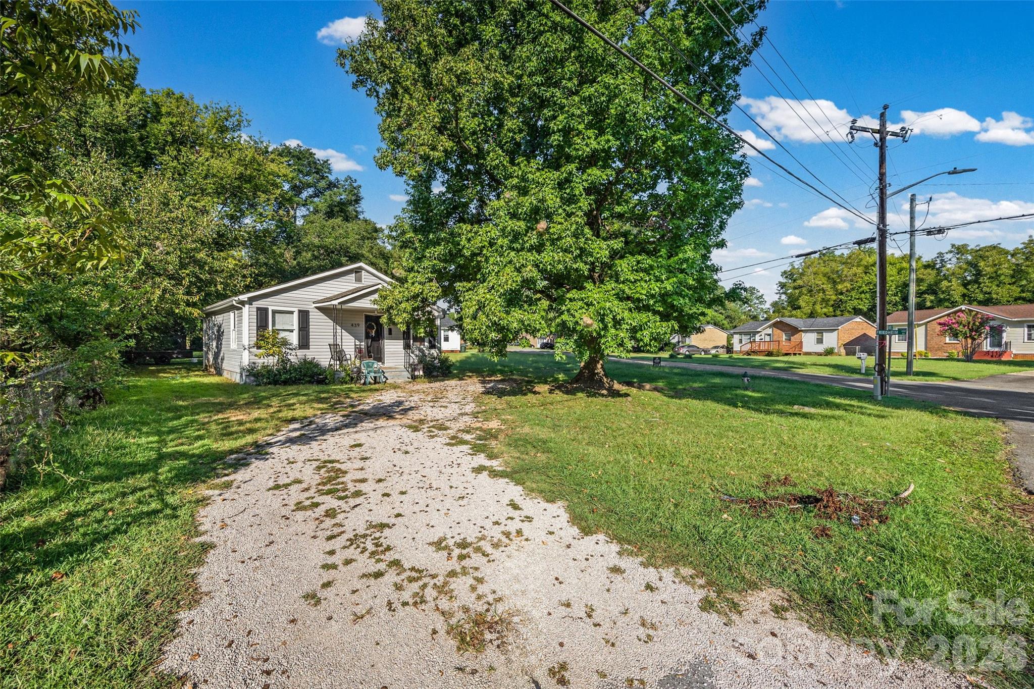 439 Baker Street Extension — photo