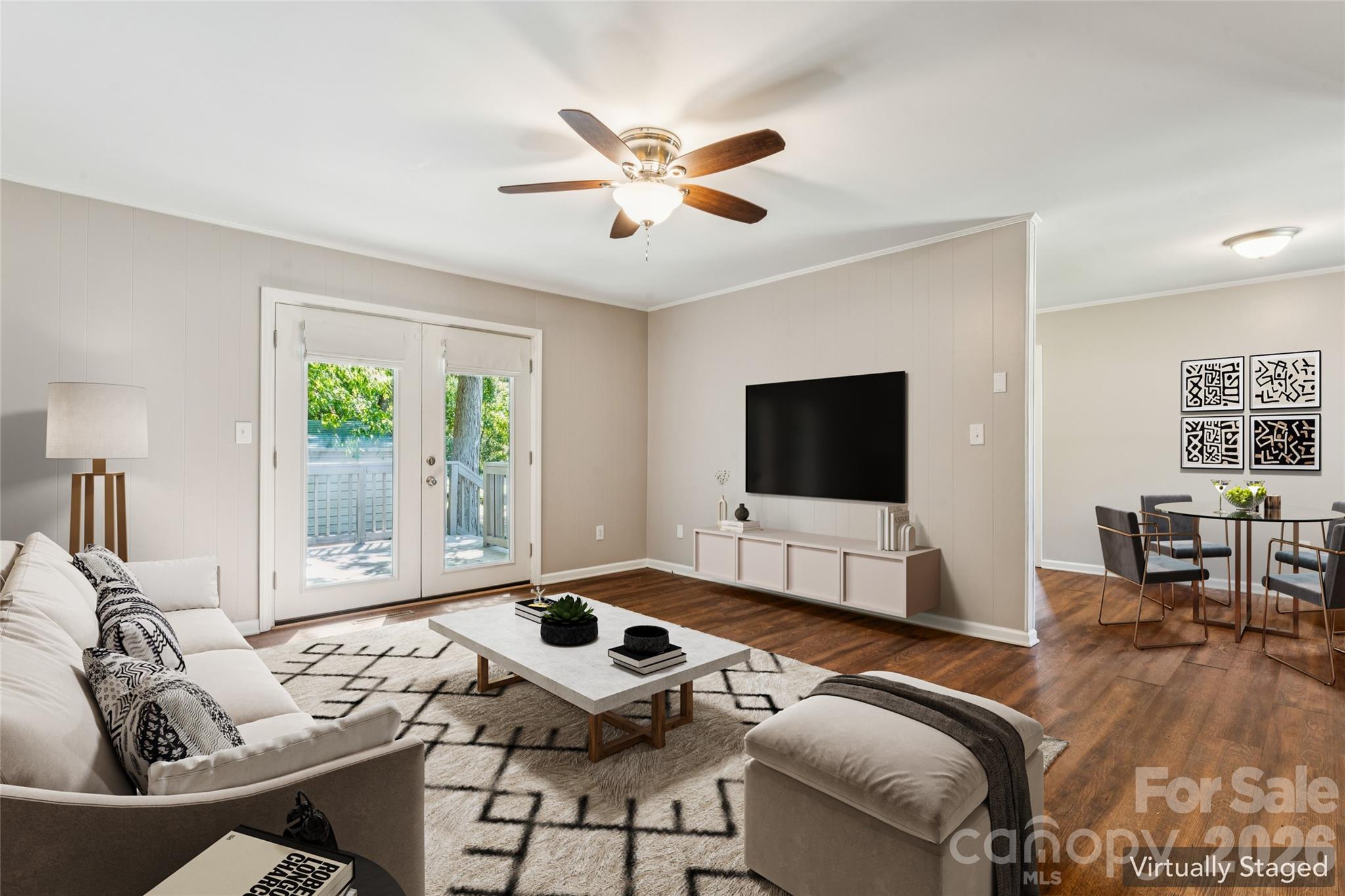 611 Woodland Drive — photo