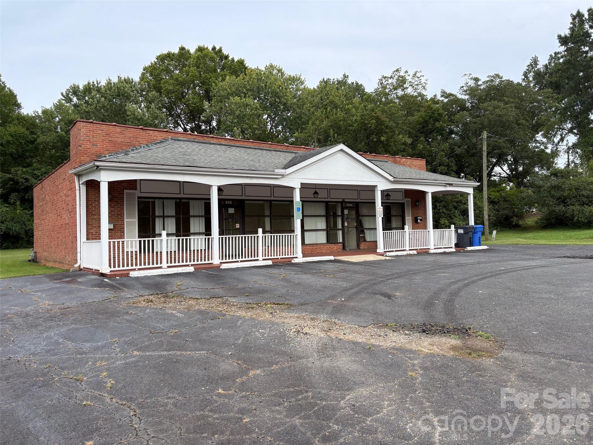 322 E Statesville Avenue — photo