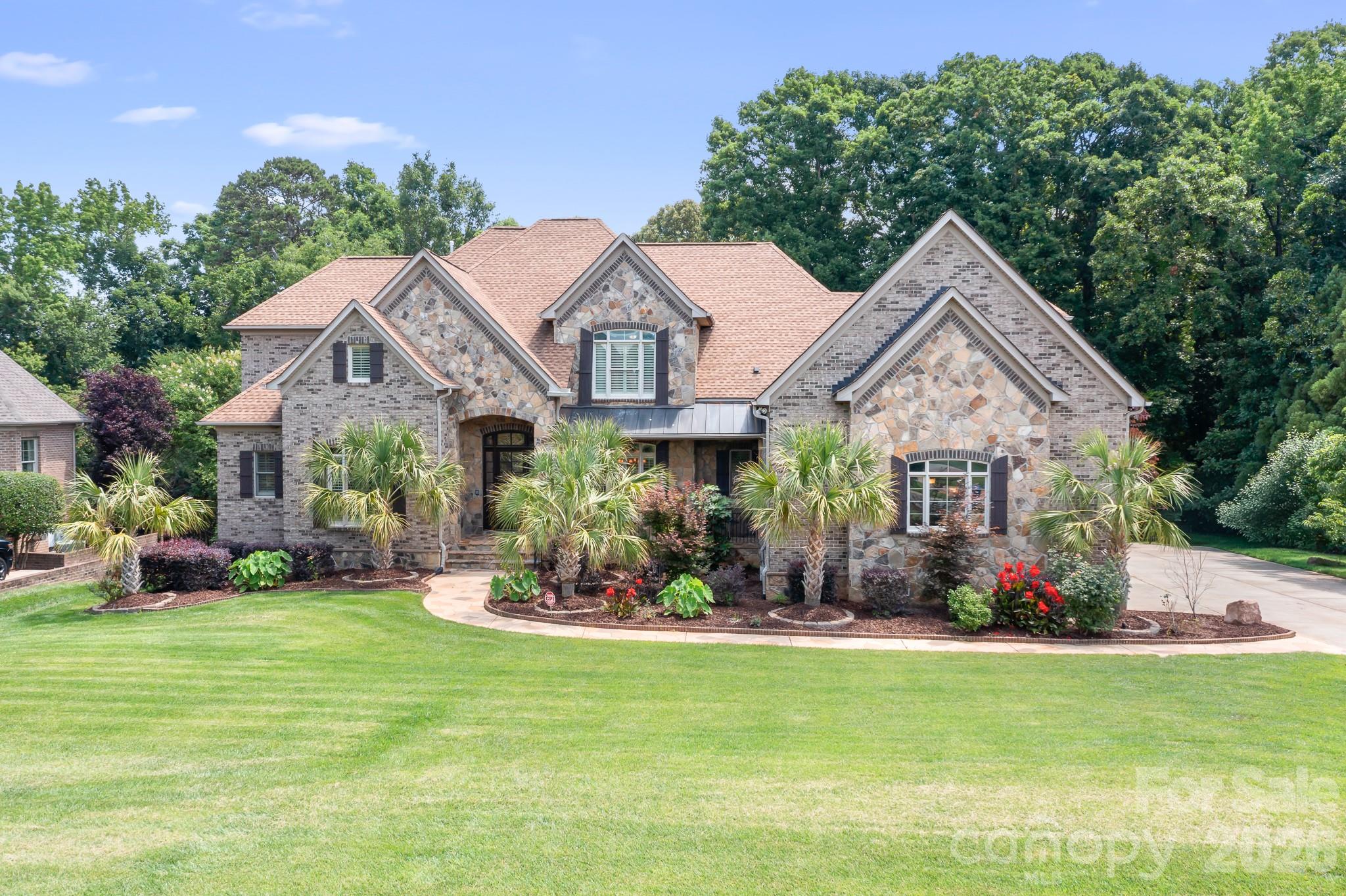 2215 Whiskery Drive — photo