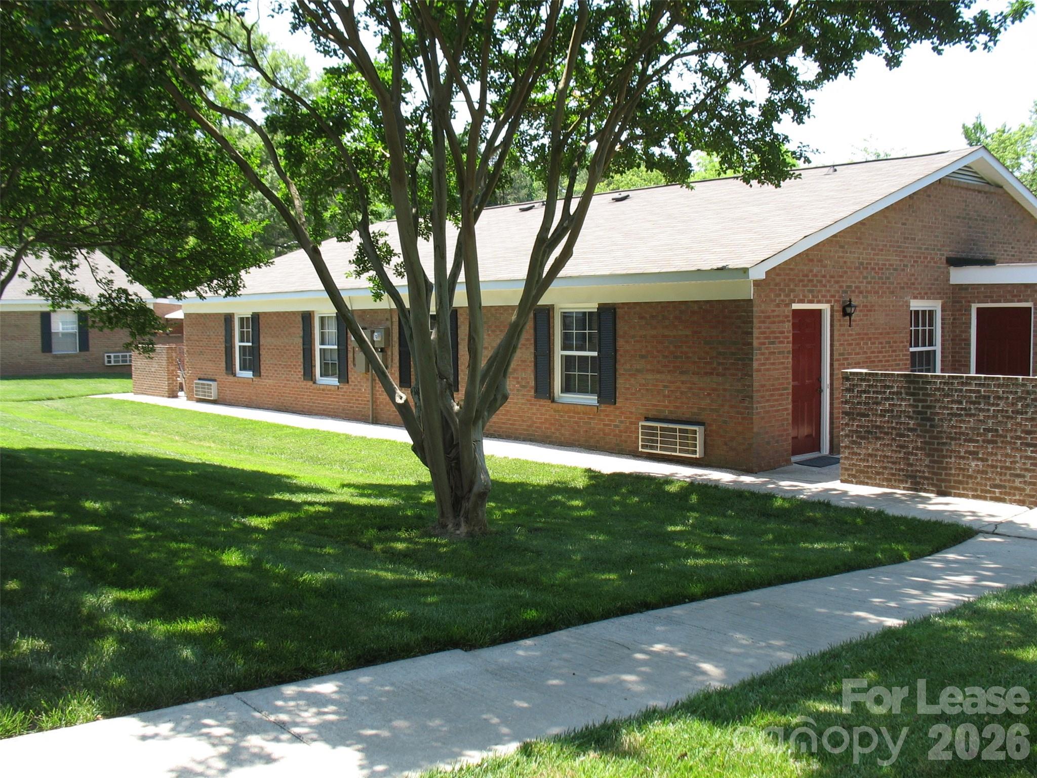 1306 Lomax Avenue a — photo