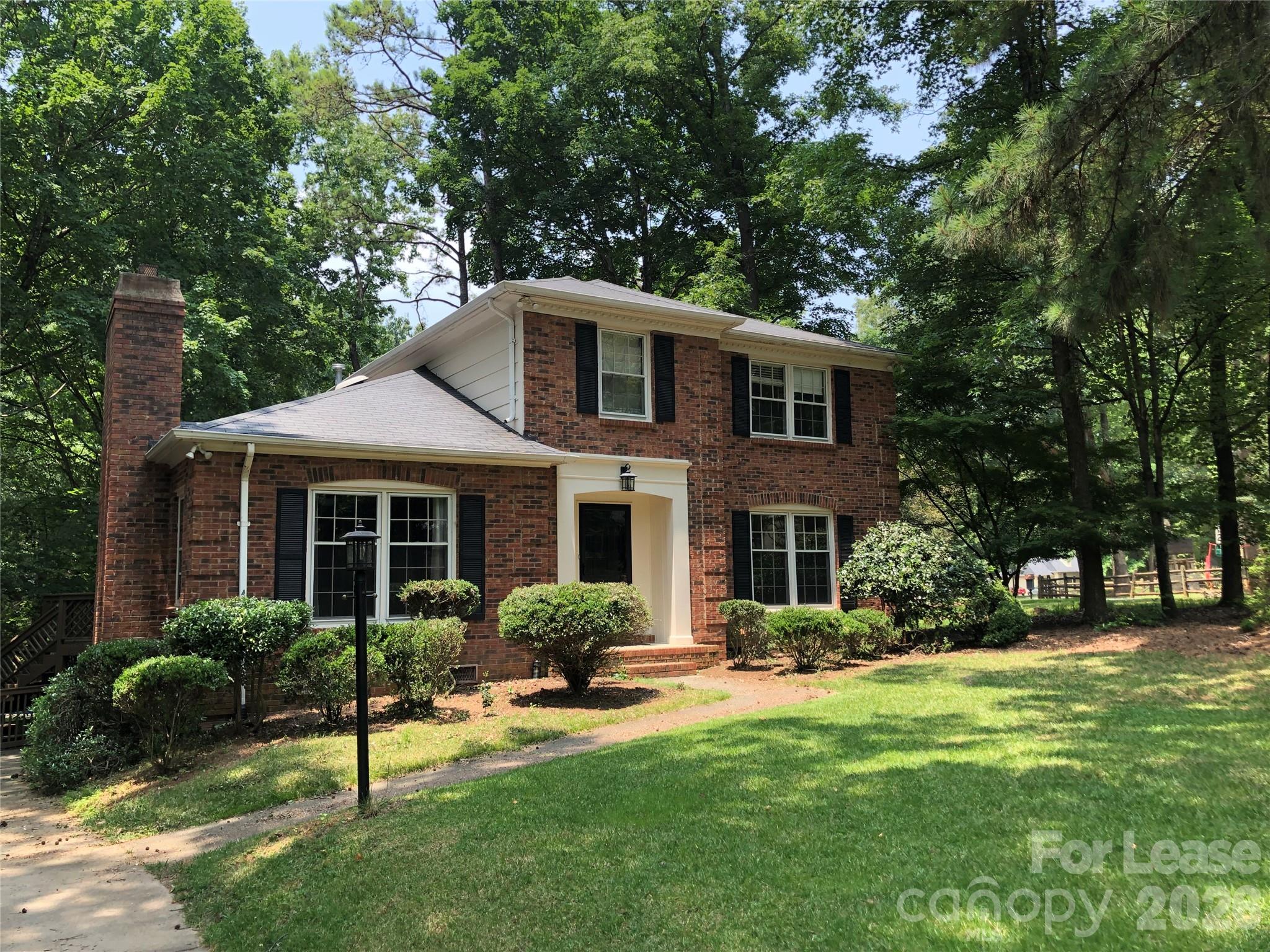 823 Tadlock Place — photo