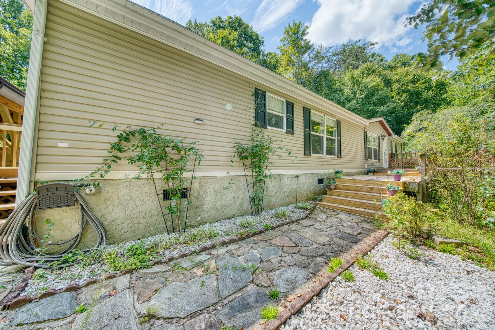 18 Henry White Lane — photo
