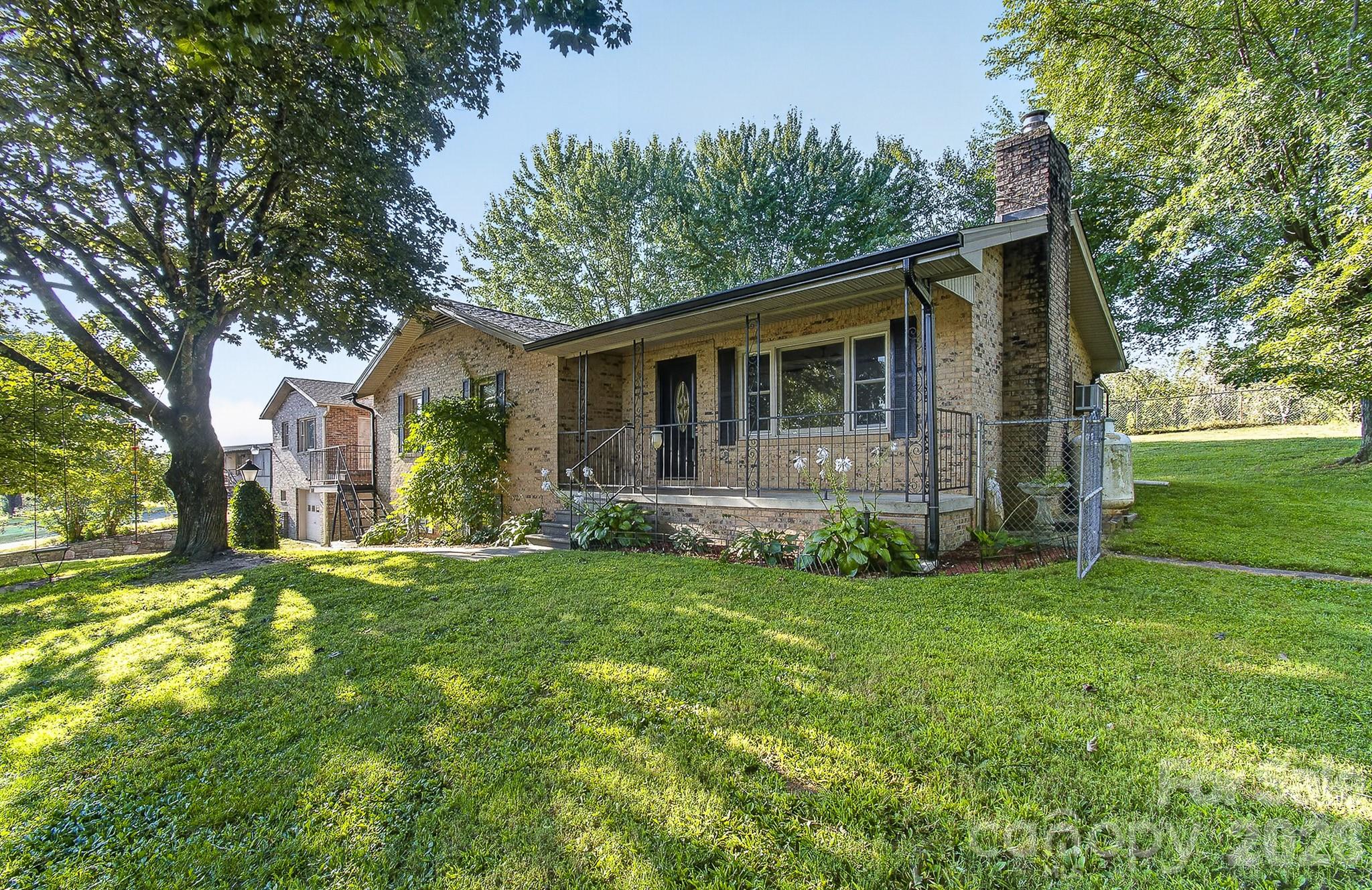 1371 Jackson Loop Road, Flat Rock, NC 28731 — photo 2