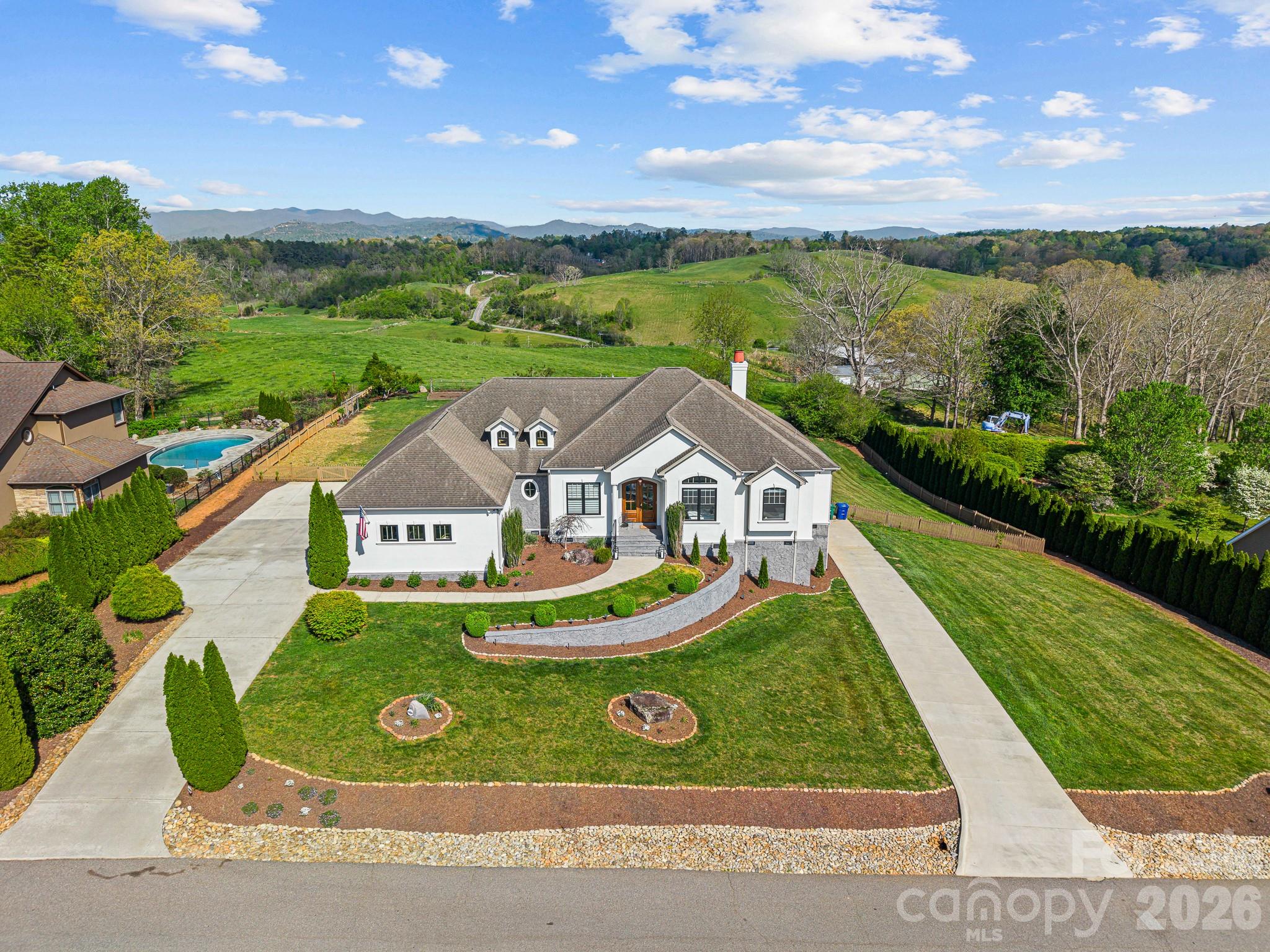 54 Mountain Shadows Drive — photo