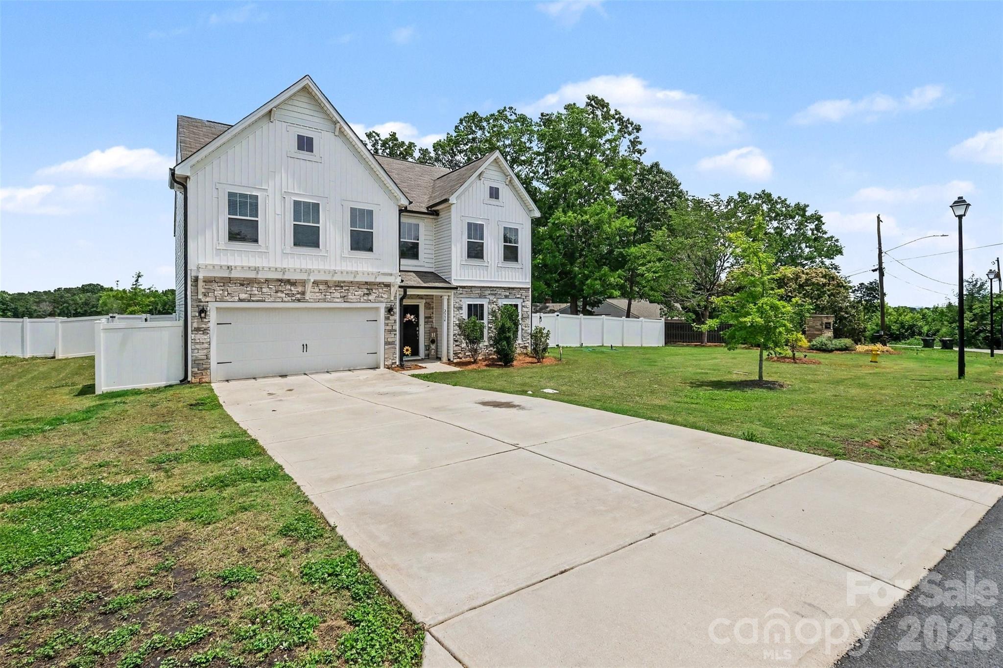 2334 Waverly Drive — photo