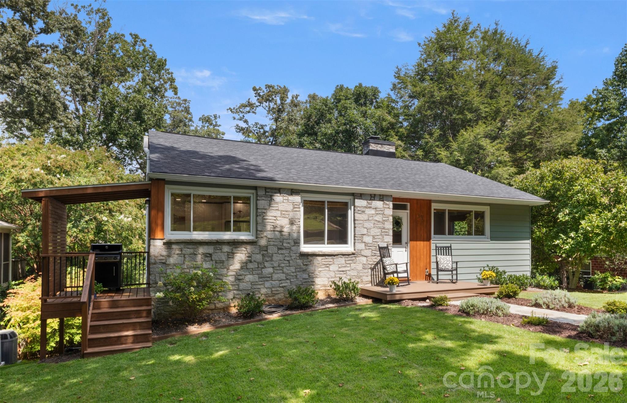 33 Maywood Road — photo