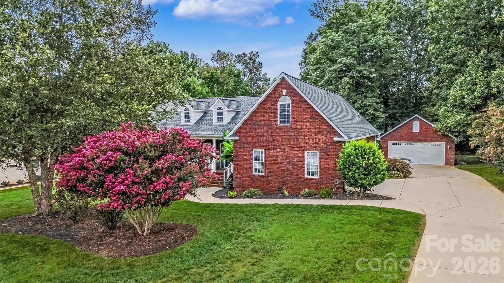 204 Seven Springs Loop — photo