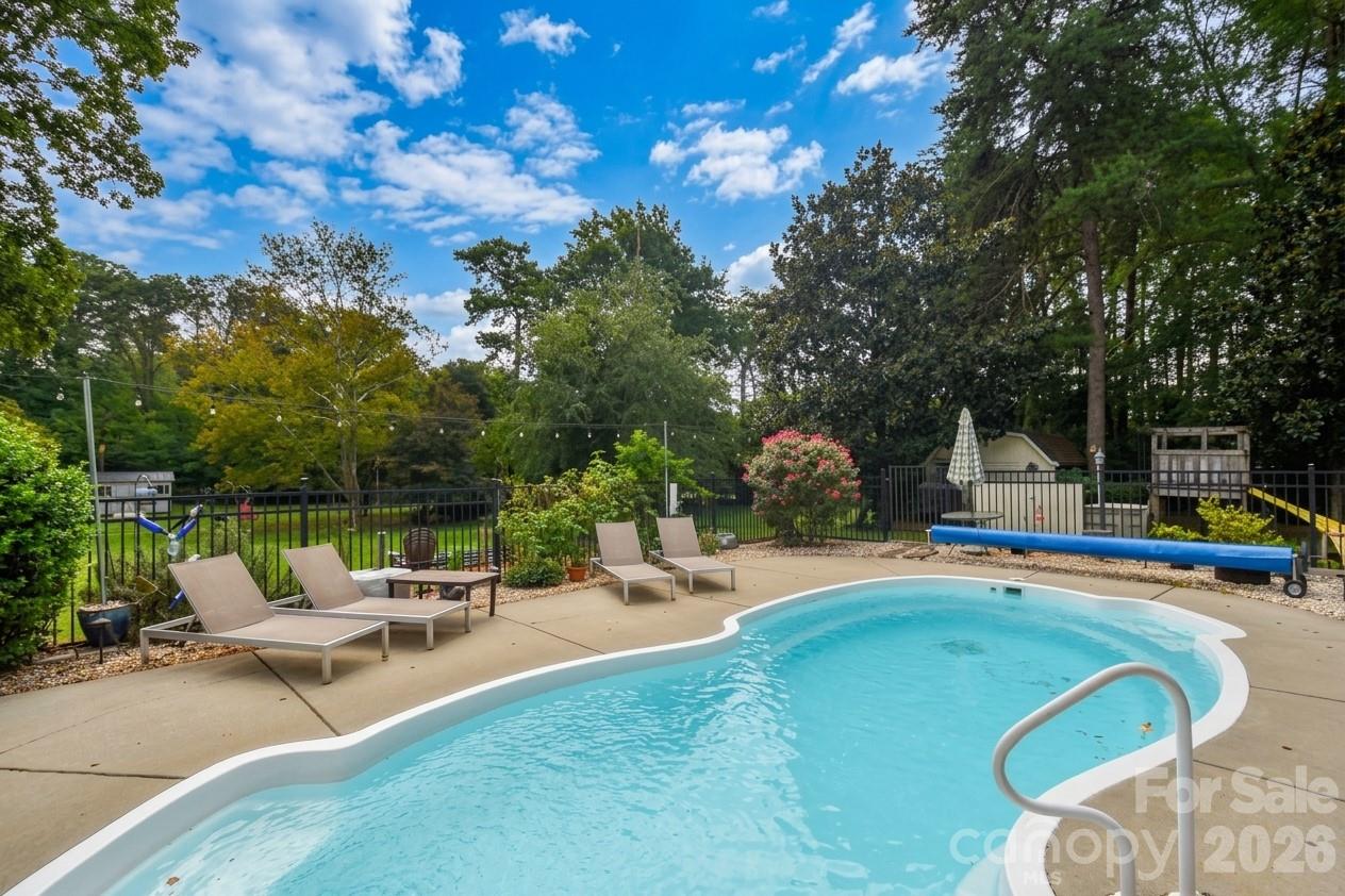 127 Fairway Drive — photo
