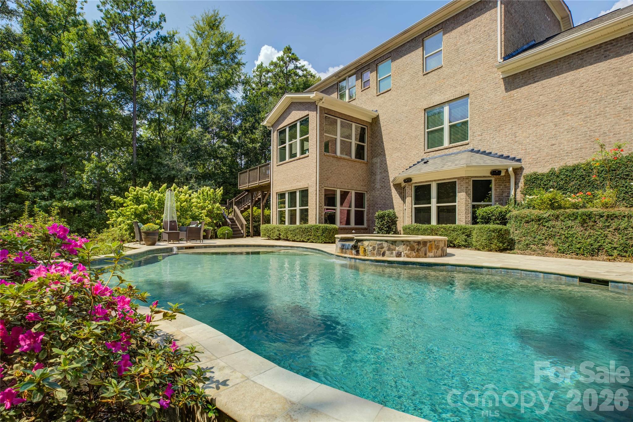 2324 Sommerton Glen — photo