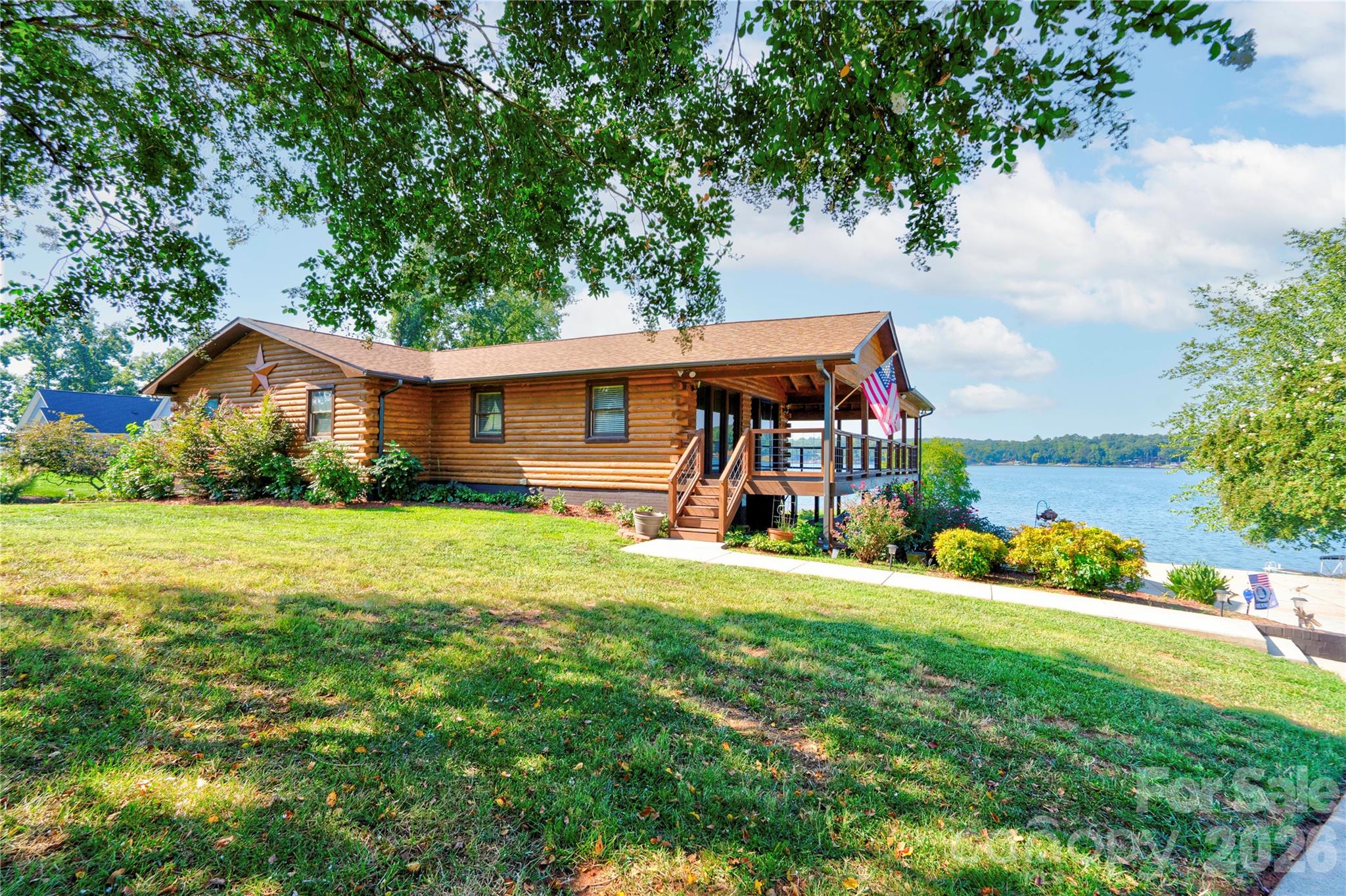 1107 Lake Shore Court — photo