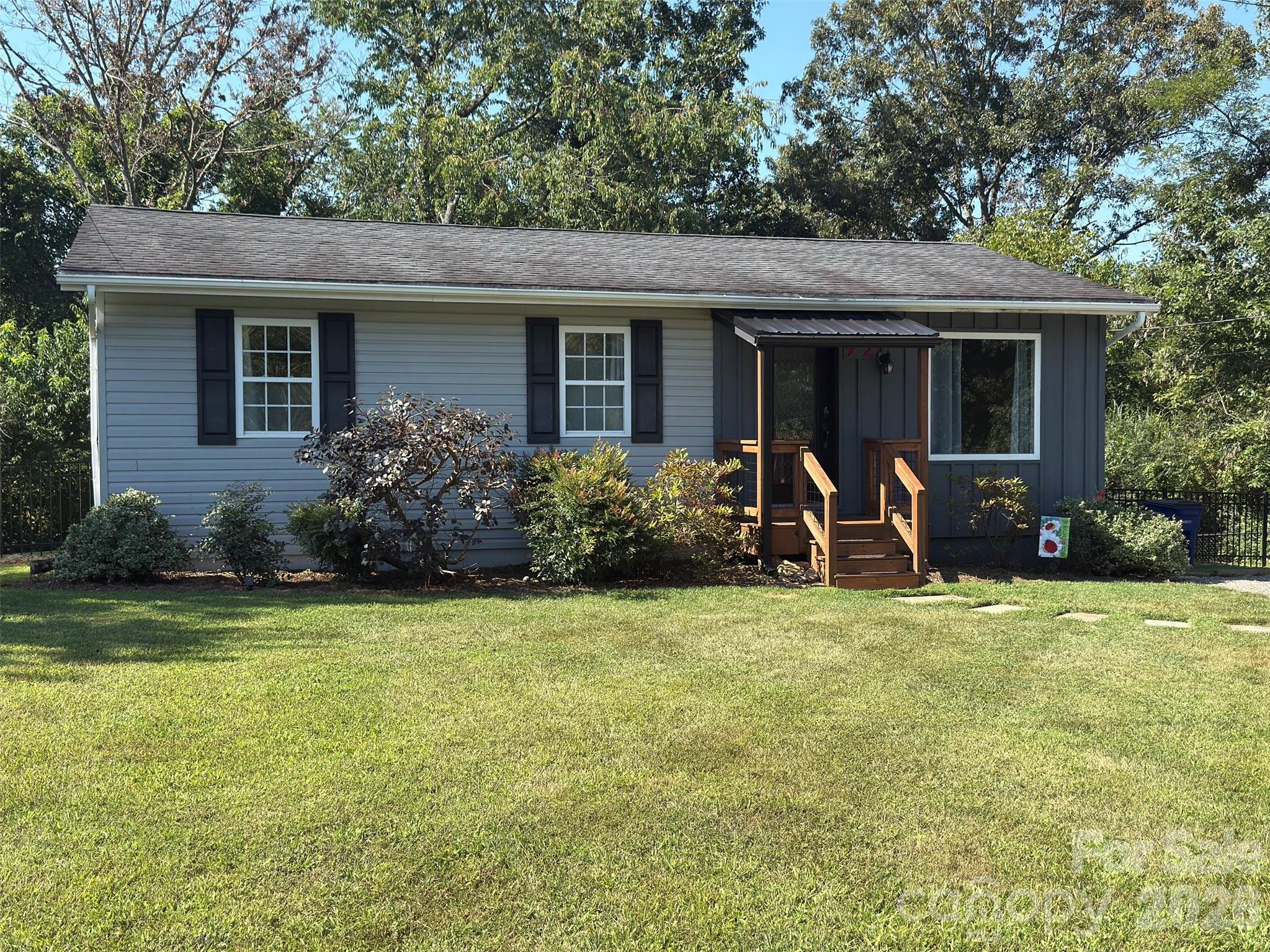 92 Salem Road — photo