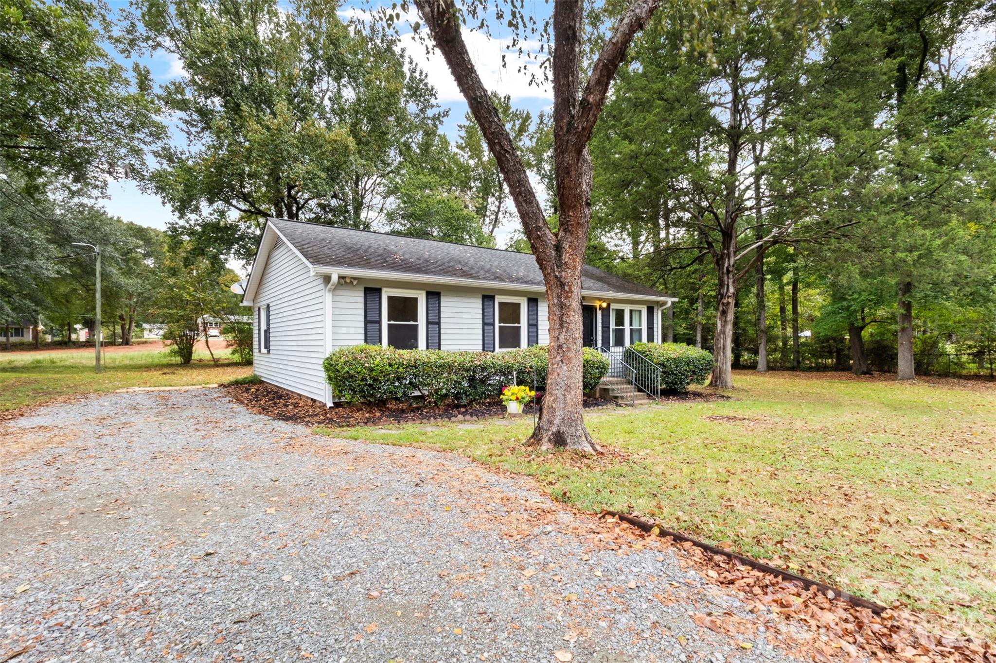 4012 Crestview Drive — photo