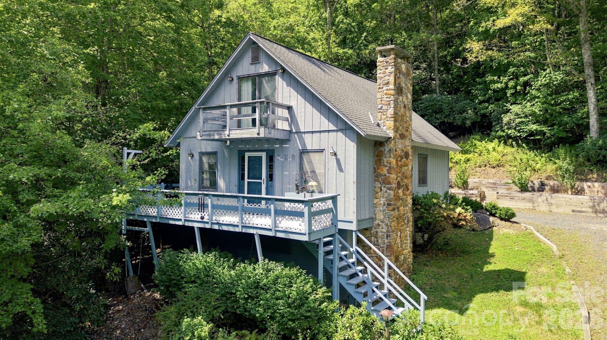 922 Goose Hollow Road — photo