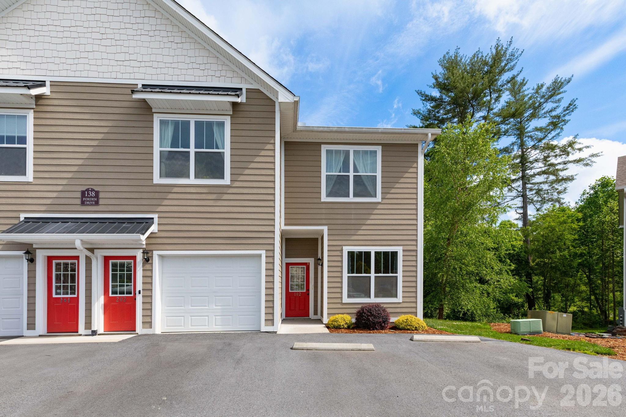 138 Foxden Drive 102 — photo