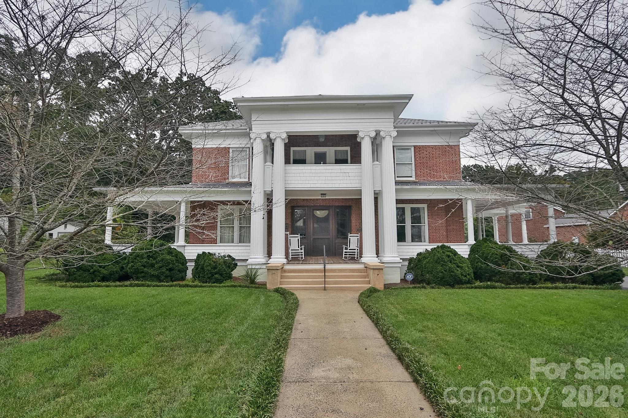418 W Main Street — photo