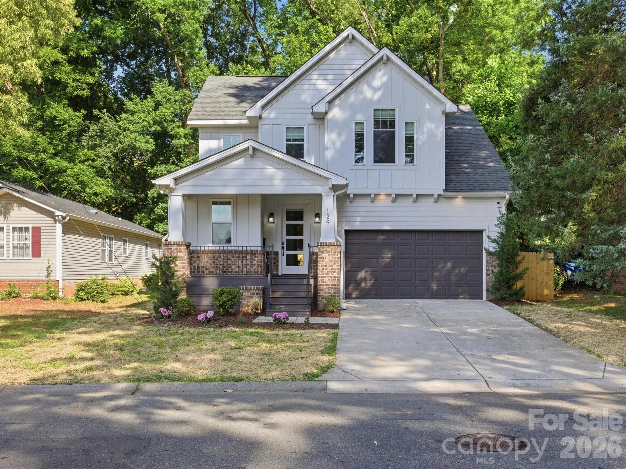 129 S Gardner Avenue — photo
