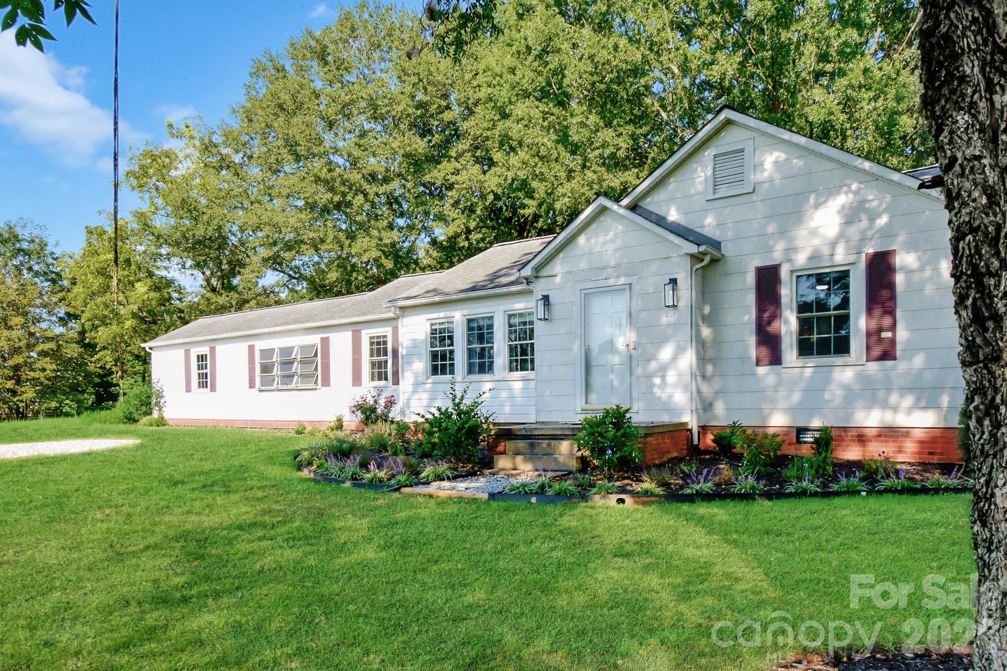 541 Perry Road — photo