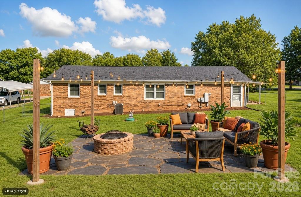 5111 Hawthorne Lane — photo