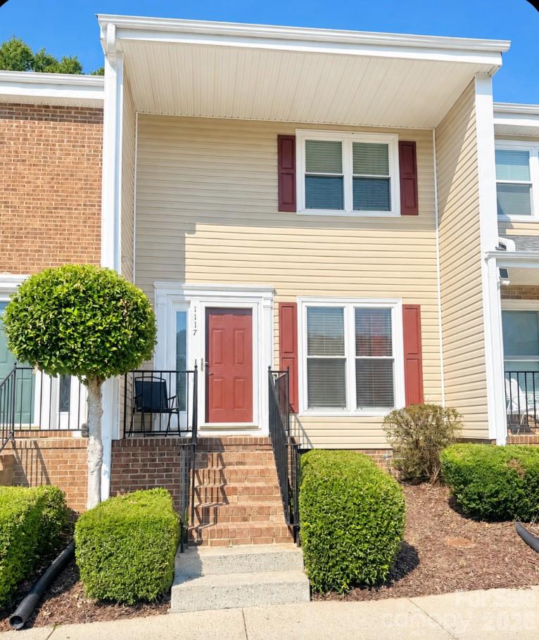1117 Surry Lane — photo