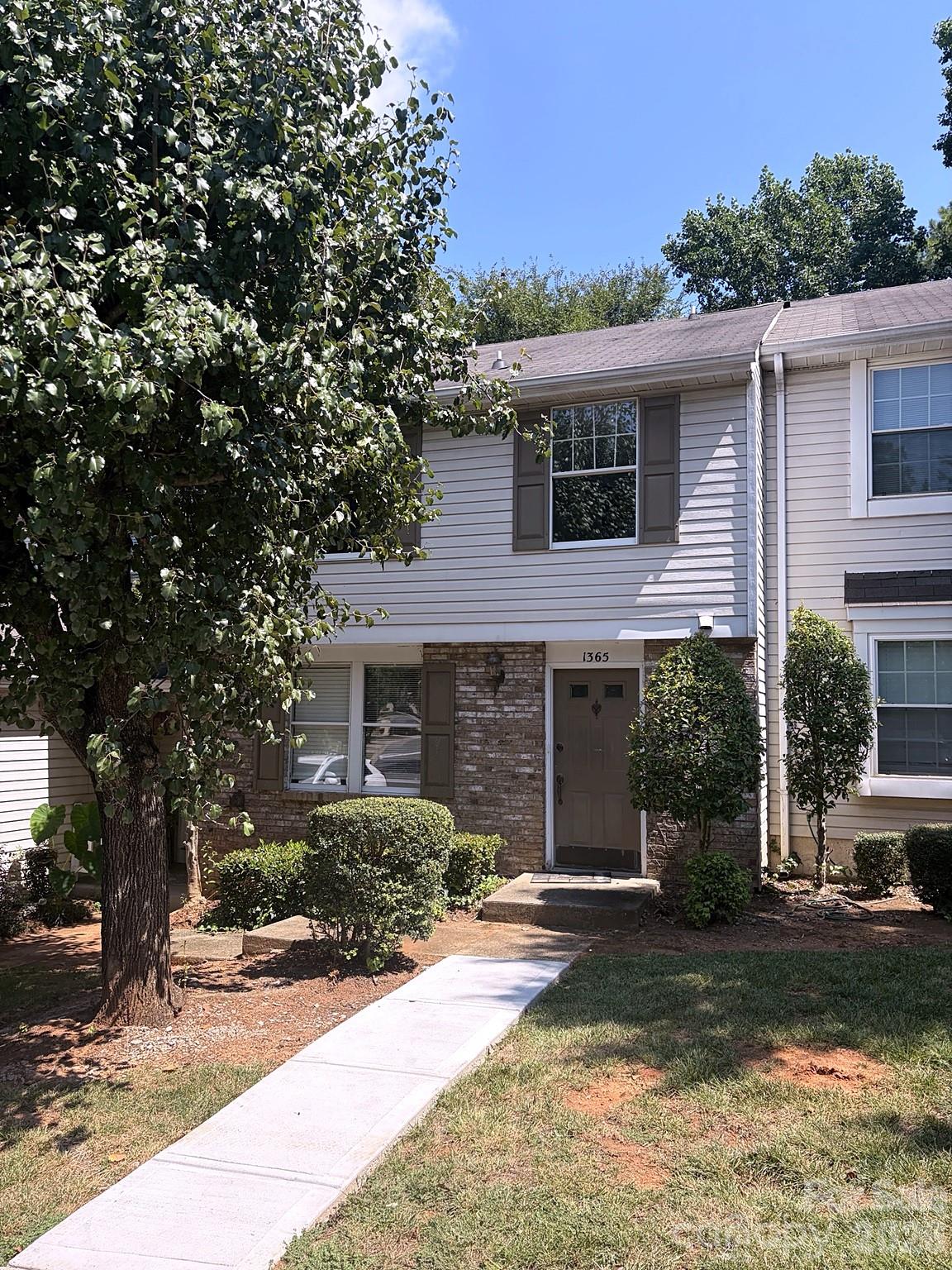1365 Maple Shade Lane — photo