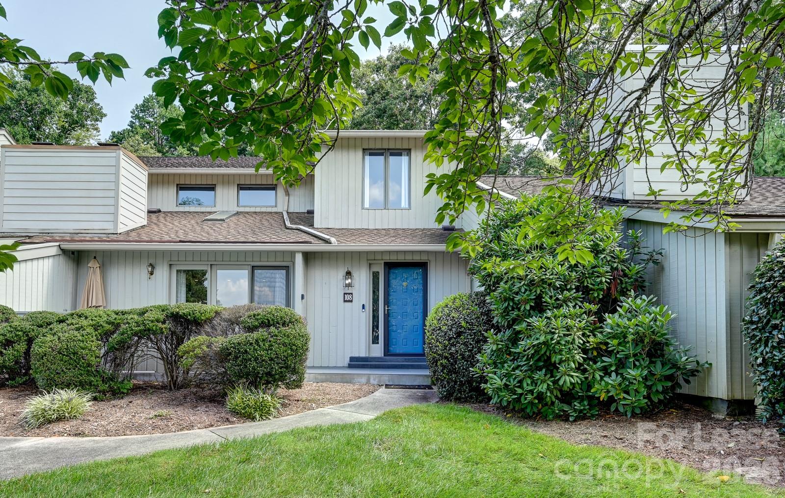 108 Cloverleaf Lane — photo