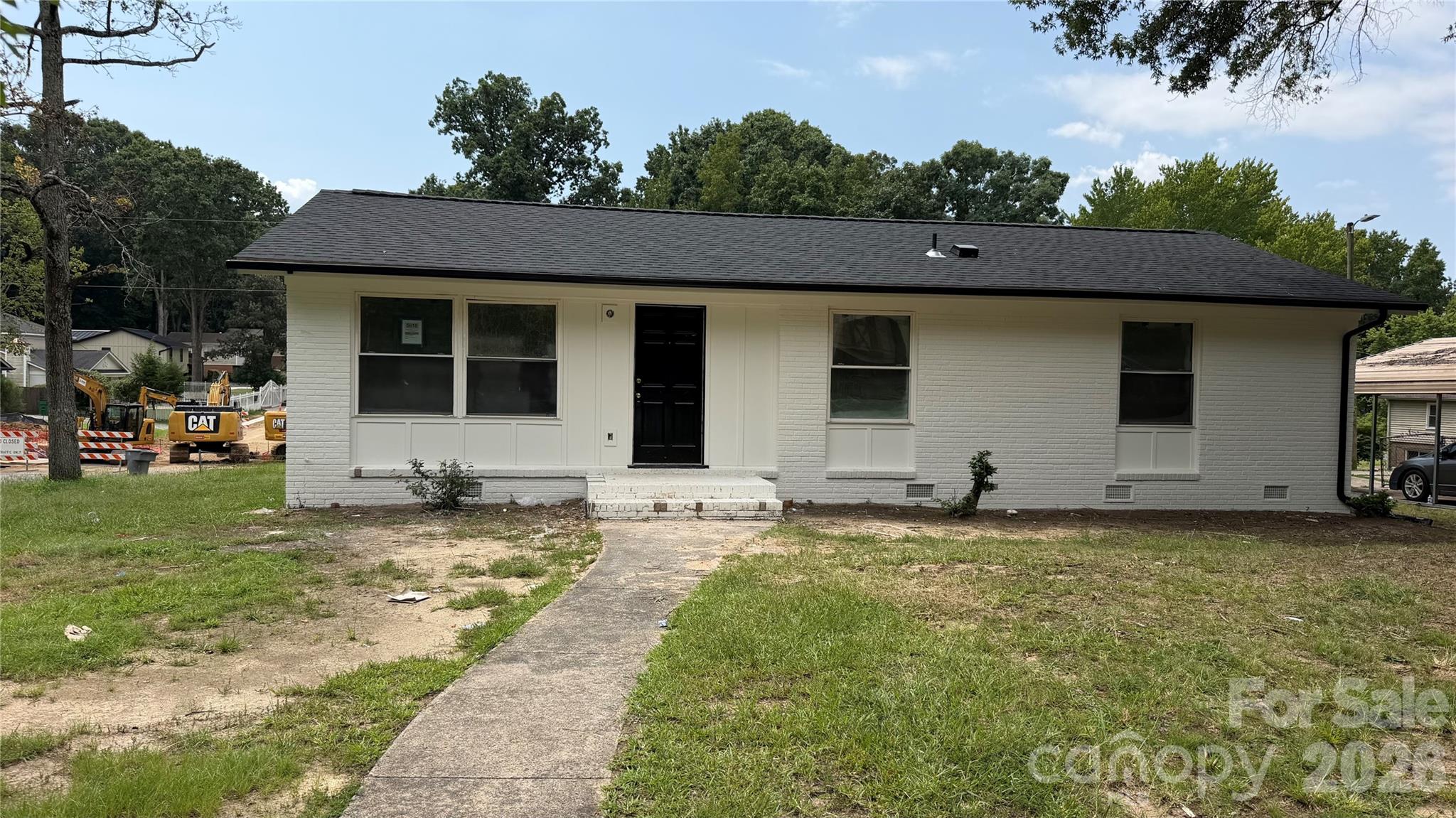5618 Snow White Lane — photo