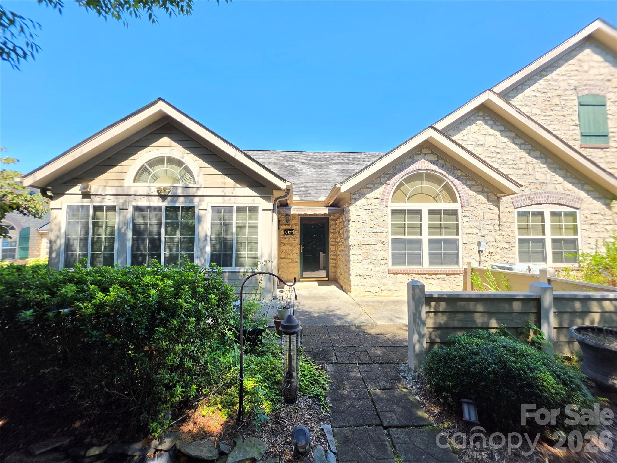 812 Wynnshire Drive B — photo