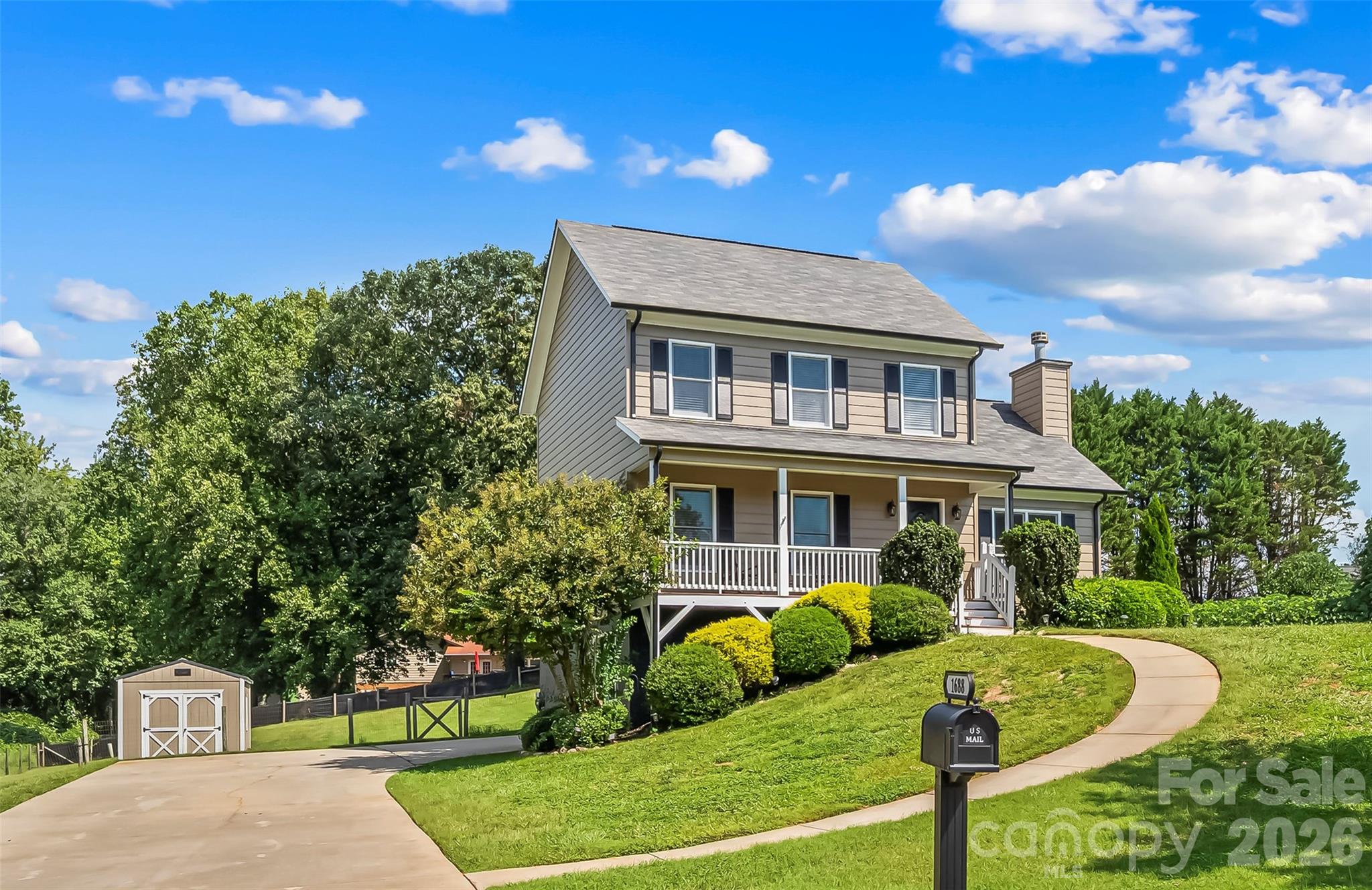 1688 Buffett Circle — photo