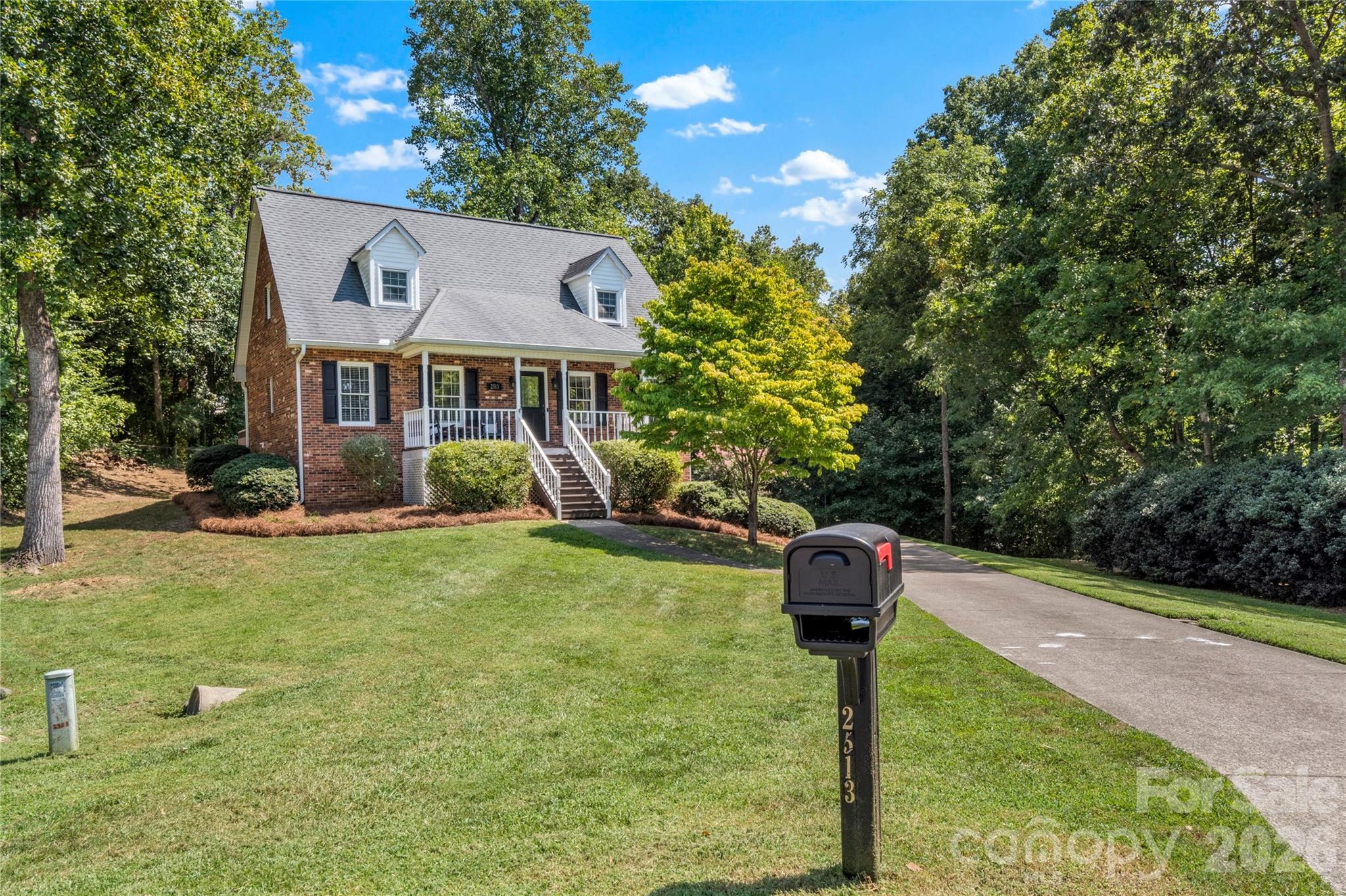2513 Newington Court — photo