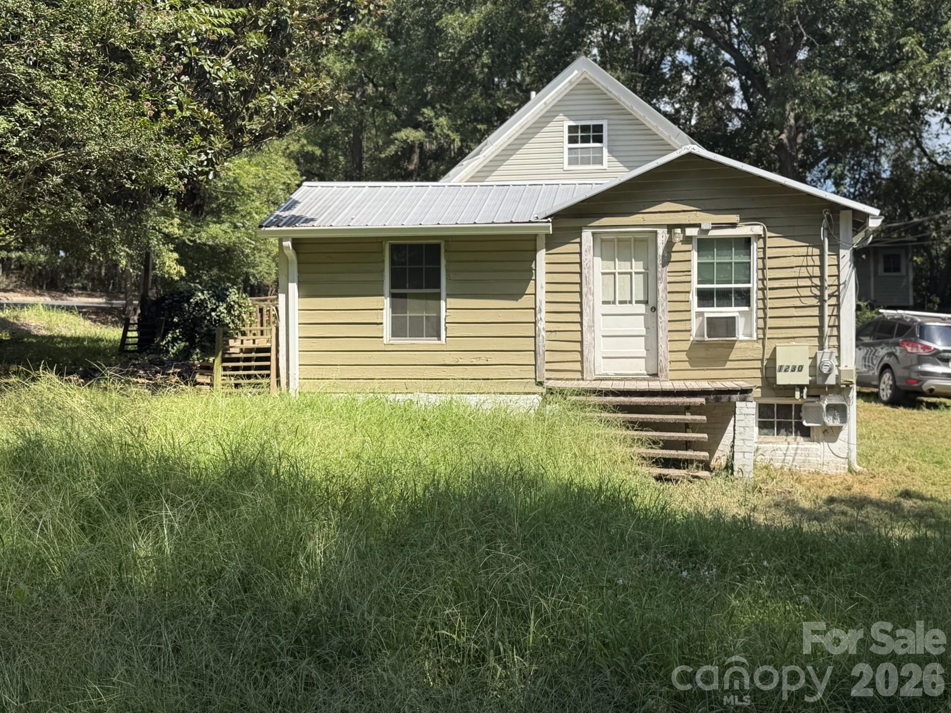 1230 Columbus Street — photo
