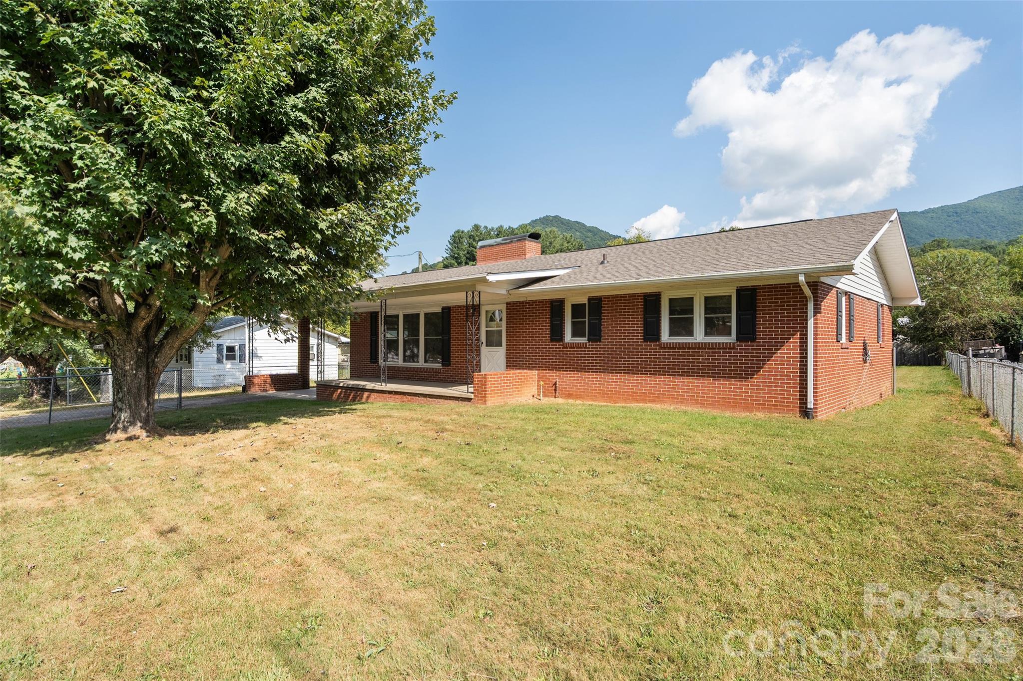 1567 Allens Creek Road — photo