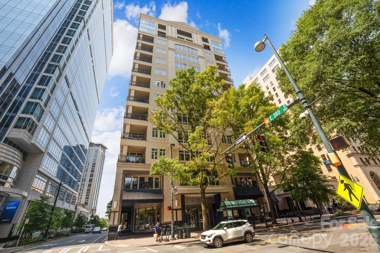 230 S Tryon Street 511 — photo